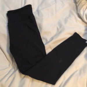 Midrise Lululemon Black Wunder Under Leggings